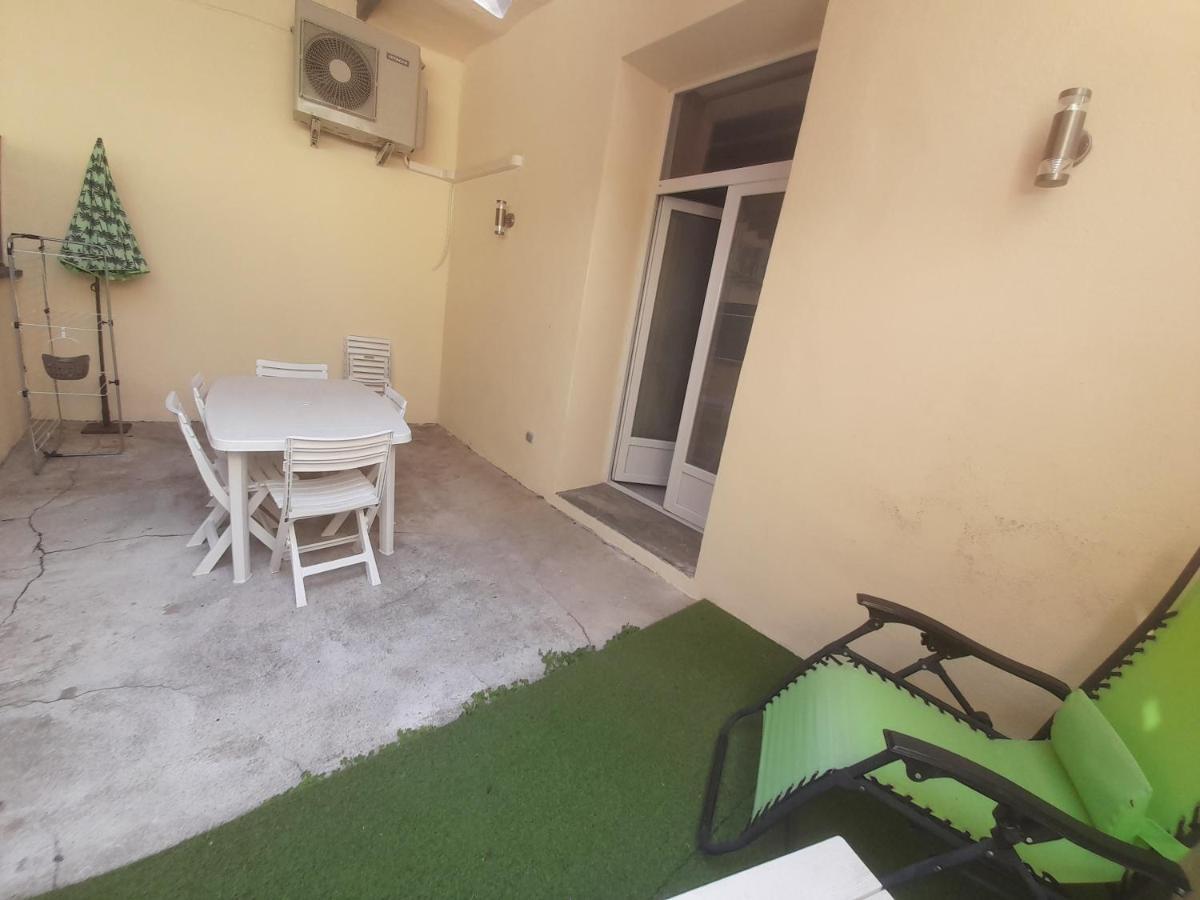 Au 70 Apartment Millau Exterior photo